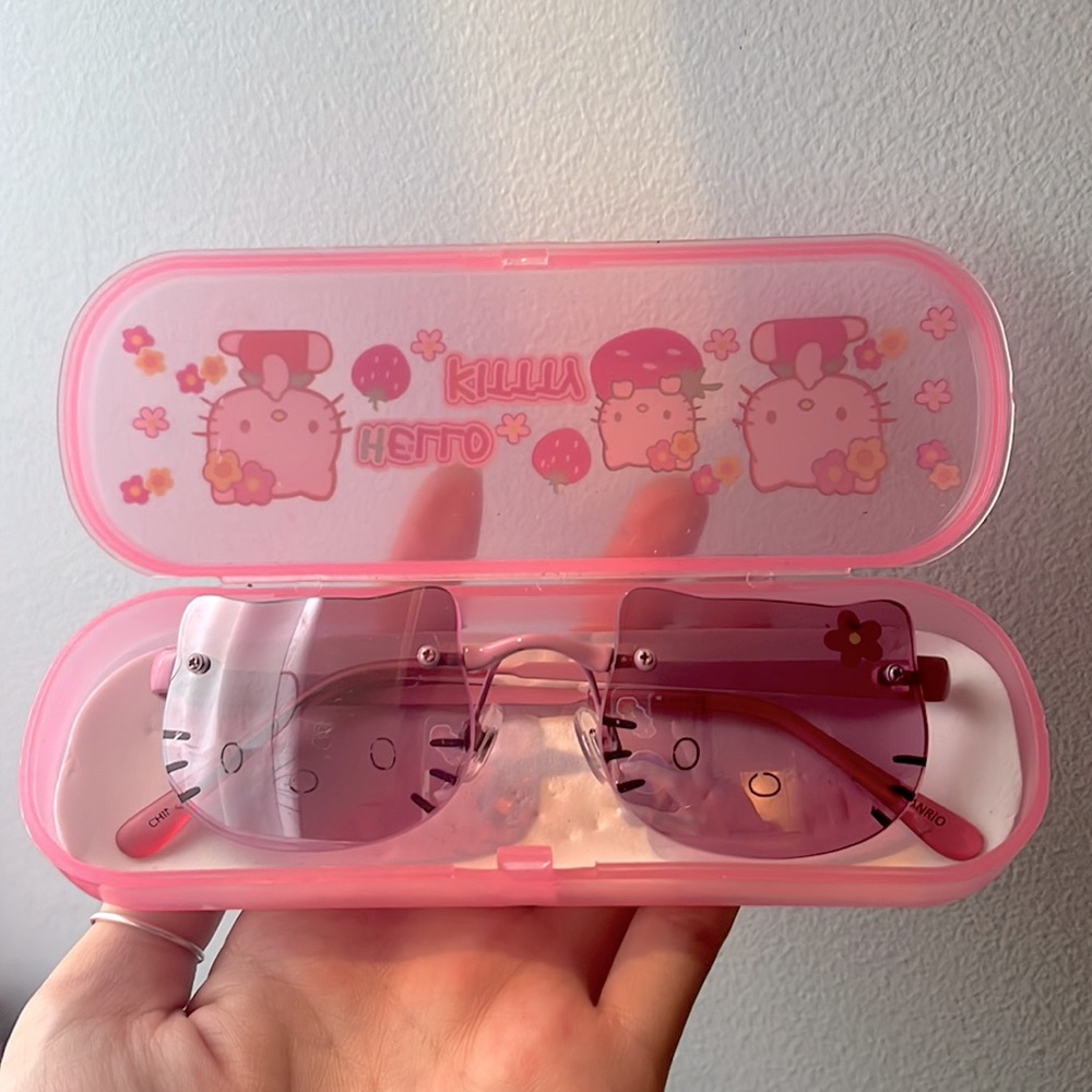 Hello kitty sunglasses with case. For kids